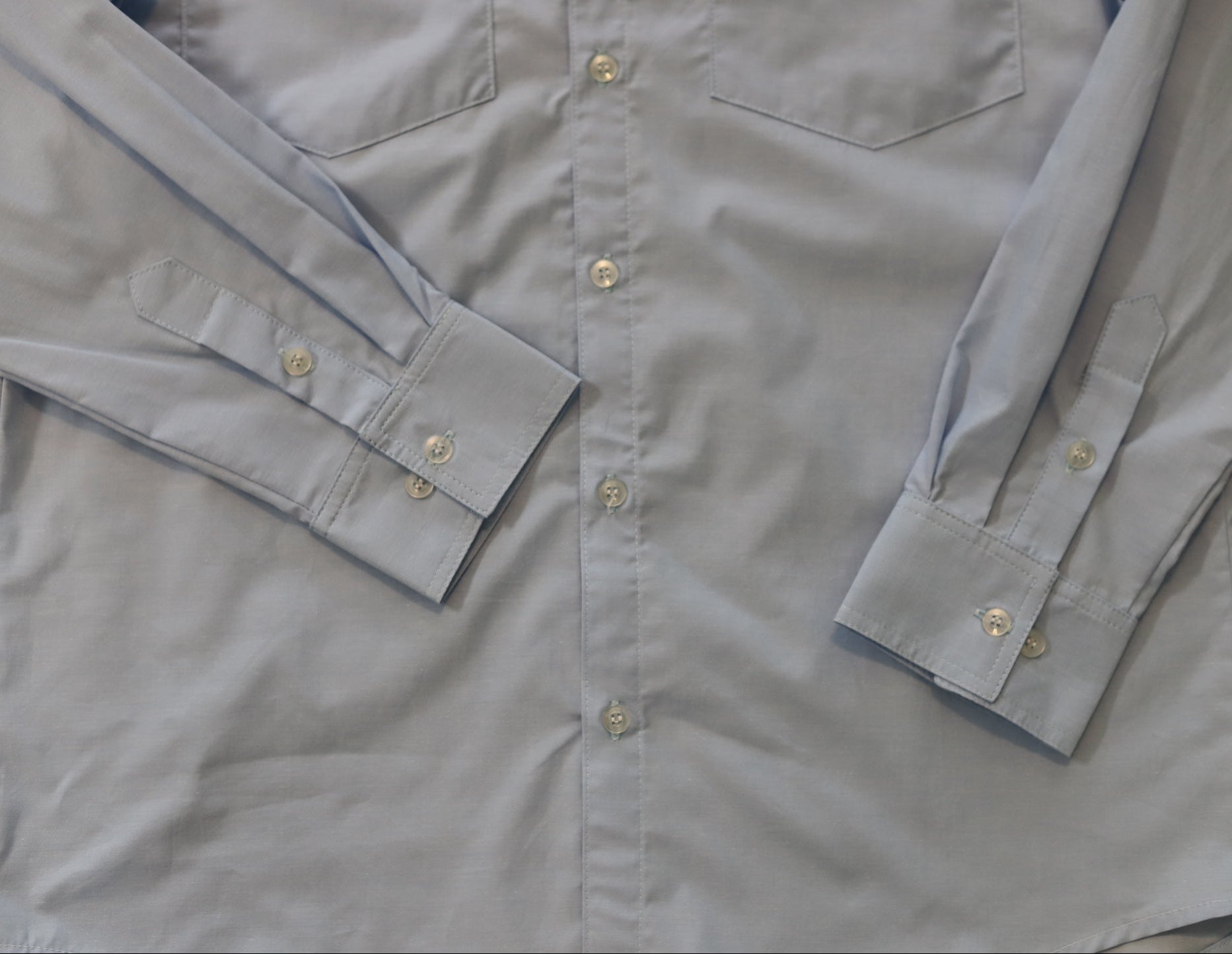 classic men's chambray button down and sleeves